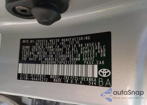 2017 Toyota Corolla Le z USA, uszkodzony, nr VIN 5YFBURHE7HP621223